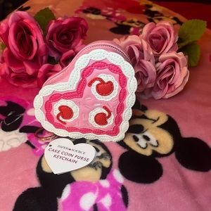 Barnes and Noble Paper Source
Valentine Cake Coin Purse
Keychain